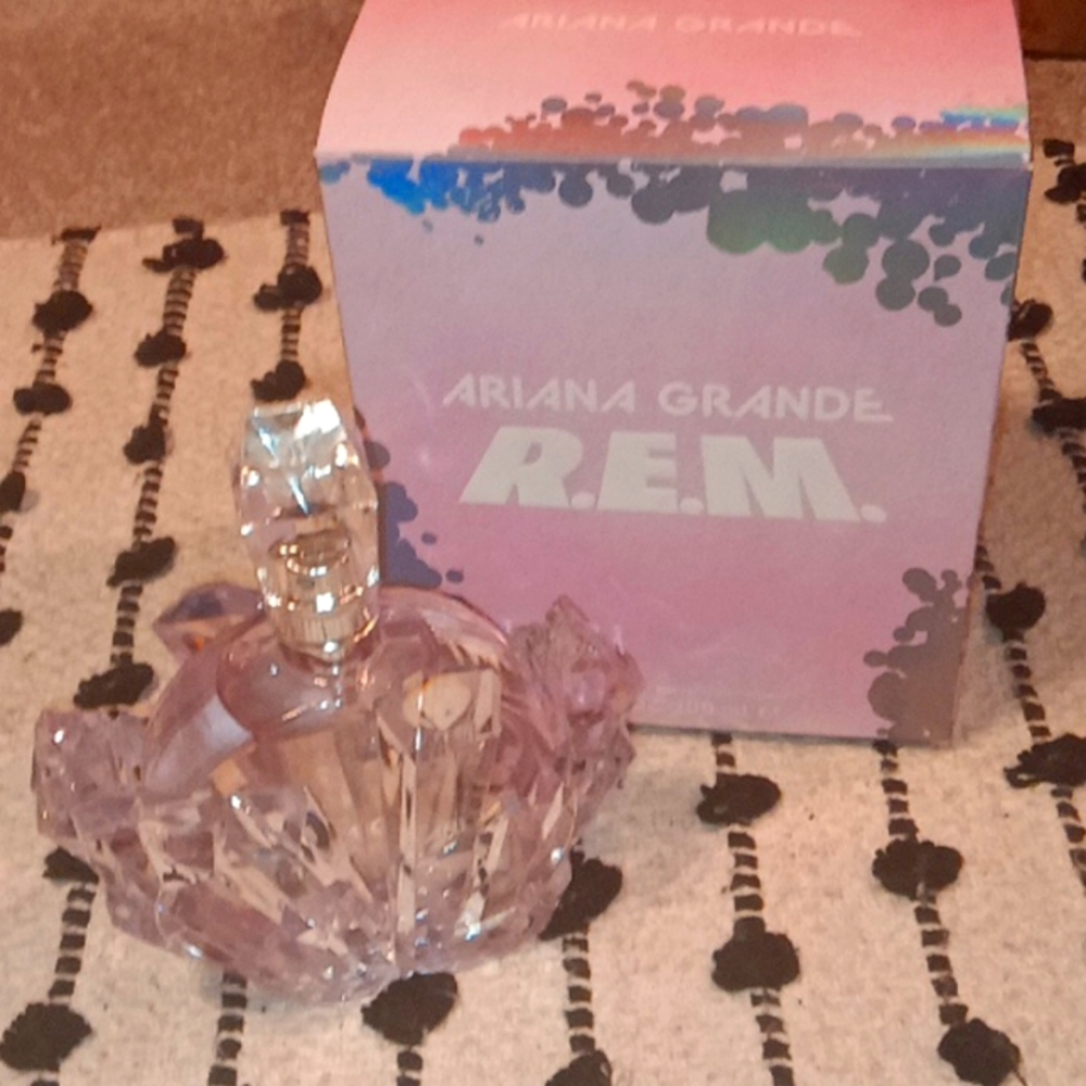 Ariel Grande perfume